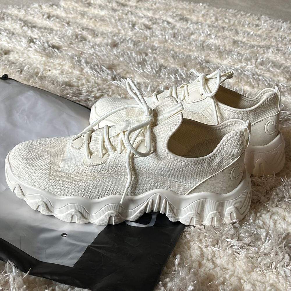 SHEIN Cuccoo cream color sneakers size 41/10